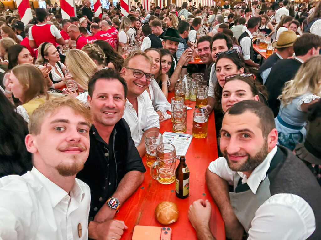 Tracht an, Teamabend kann starten